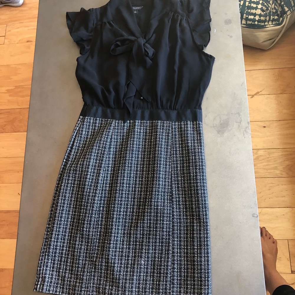 Banana Republic Tie-neck black dress